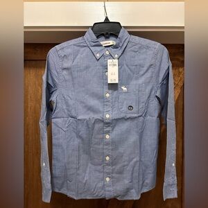 NWT Abercrombie kids (boys) chambray button down.  Size 9/10
